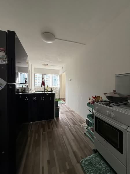 458 Tampines Street 42, 458 Tampines Street 42, 3 Bedrooms, 904 sqft, HDB Flat For Sale, by Muhd. Ardiyanto Rohman, 500190001 - Kitchen - PropertyGuru.com.sg