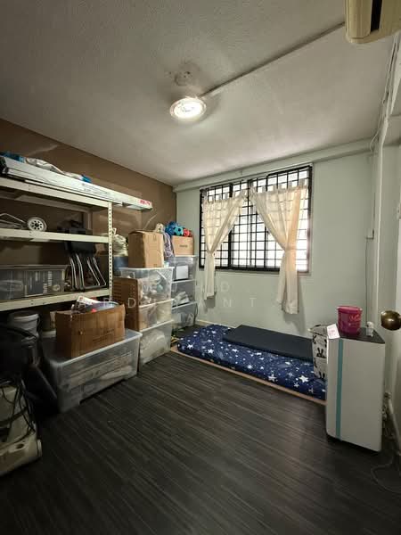 458 Tampines Street 42, 458 Tampines Street 42, 3 Bedrooms, 904 sqft, HDB Flat For Sale, by Muhd. Ardiyanto Rohman, 500190001 - Bedroom - PropertyGuru.com.sg