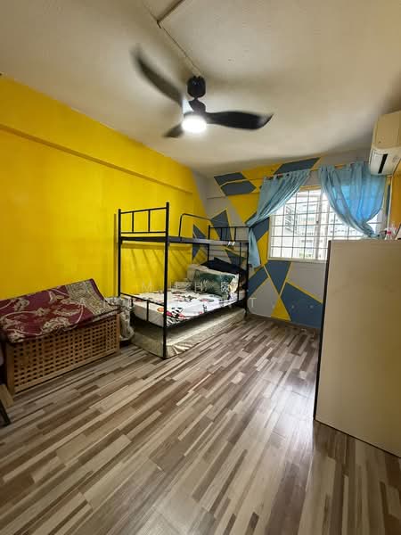458 Tampines Street 42, 458 Tampines Street 42, 3 Bedrooms, 904 sqft, HDB Flat For Sale, by Muhd. Ardiyanto Rohman, 500190001 - Bedroom - PropertyGuru.com.sg