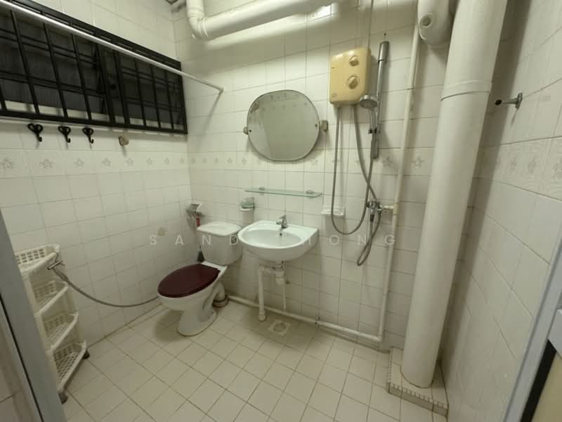 865 Jurong West Street 81, 865 Jurong West Street 81, 3 Bedrooms, 1,130 sqft, HDB Flat For Sale, by Sandy Hong, 500190014 - Bathroom - PropertyGuru.com.sg