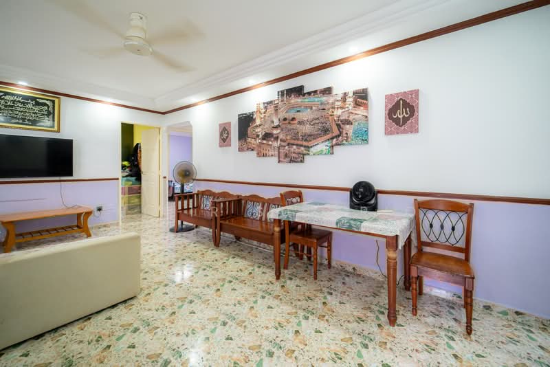 319A Anchorvale Drive, 319A Anchorvale Drive, 3 Bedrooms, 968 sqft, HDB Flat For Sale, by Hidir Sunario, 500190015 - Living Room - PropertyGuru.com.sg