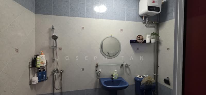 792 Choa Chu Kang North 6, 792 Choa Chu Kang North 6, 3 Bedrooms, 1,162 sqft, HDB Flat For Sale, by Joseph Tan, 500190044 - Bathroom - PropertyGuru.com.sg