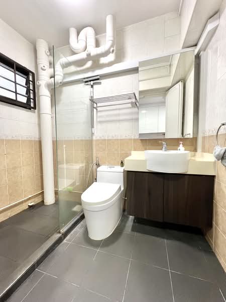 415 Sembawang Drive, 415 Sembawang Drive, 3 Bedrooms, 1,399 sqft, HDB Flat For Sale, by Ivan Ng, 500190046 - Bathroom - PropertyGuru.com.sg