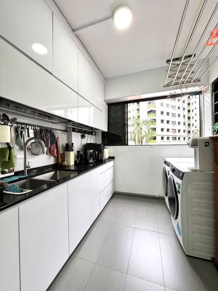 415 Sembawang Drive, 415 Sembawang Drive, 3 Bedrooms, 1,399 sqft, HDB Flat For Sale, by Ivan Ng, 500190046 - Kitchen - PropertyGuru.com.sg