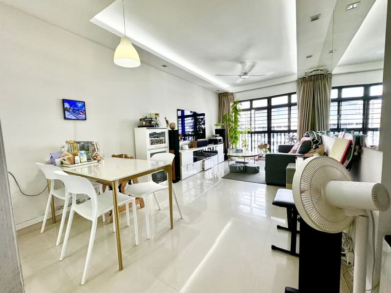 27B Jalan Membina, 27B Jalan Membina, 3 Bedrooms, 968 sqft, HDB Flat For Sale, by Ken Leong, 500190048 - Living Room - PropertyGuru.com.sg