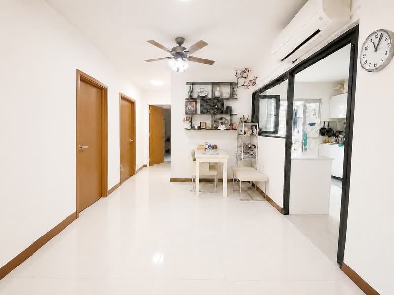 115A Canberra Walk, 115A Canberra Walk, 3 Bedrooms, 1,001 sqft, HDB Flat For Sale, by Alex Zhan, 500190053 - Corridor - PropertyGuru.com.sg