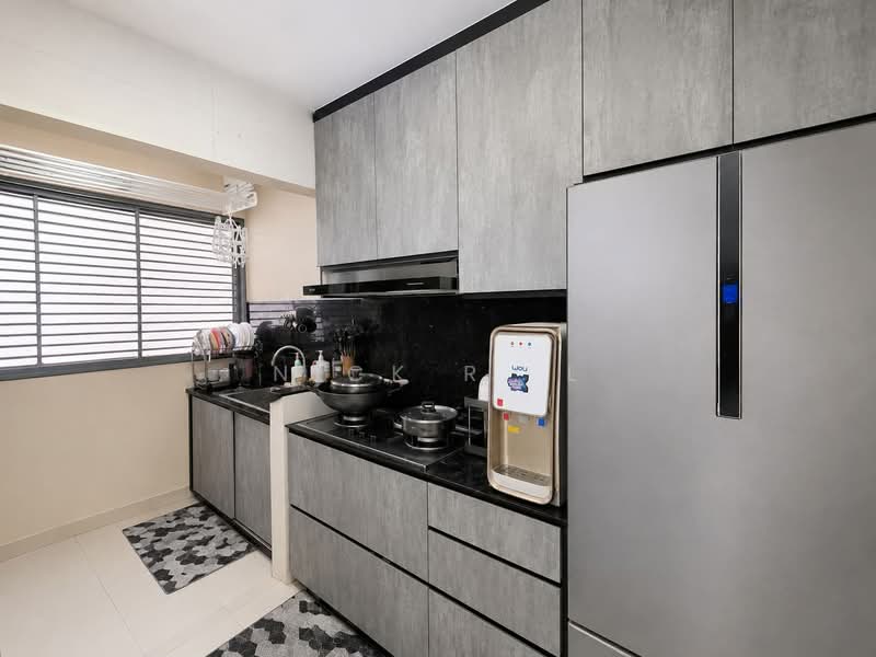 682A Edgedale Plains, 682A Edgedale Plains, 3 Bedrooms, 732 sqft, HDB Flat For Sale, by Nick R. L, 500190056 - Kitchen - PropertyGuru.com.sg