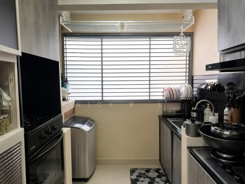 682A Edgedale Plains, 682A Edgedale Plains, 3 Bedrooms, 732 sqft, HDB Flat For Sale, by Nick R. L, 500190056 - Kitchen - PropertyGuru.com.sg