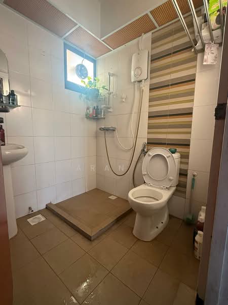 473A Fernvale Street, 473A Fernvale Street, 2 Bedrooms, 731 sqft, HDB Flat For Rent, by ARAN ., 500190068 - Bathroom - PropertyGuru.com.sg