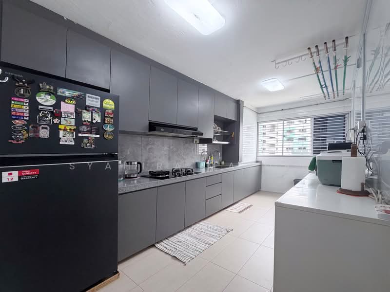 331 Bukit Batok Street 33, 331 Bukit Batok Street 33, 3 Bedrooms, 904 sqft, HDB Flat For Sale, by Syahira Mardan, 500190088 - Kitchen - PropertyGuru.com.sg