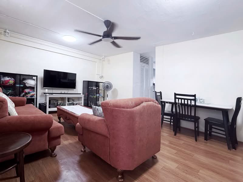 331 Bukit Batok Street 33, 331 Bukit Batok Street 33, 3 Bedrooms, 904 sqft, HDB Flat For Sale, by Syahira Mardan, 500190088 - Living Room - PropertyGuru.com.sg