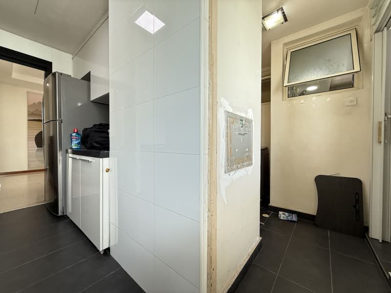 Yishun Emerald, 20 Canberra Drive, 2 Bedrooms, 1,001 sqft, Condominium For Sale, by Joe Ong, 500190093 - Kitchen - PropertyGuru.com.sg