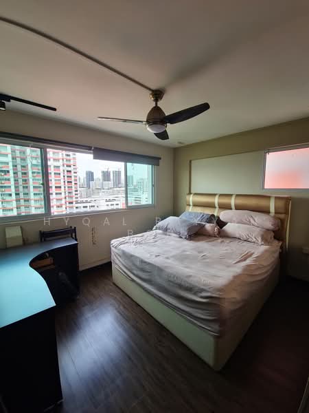 161 Bishan Street 13, 161 Bishan Street 13, 4 Bedrooms, 1,410 sqft, HDB Flat For Sale, by Hyqal Rayyan Boh, 500190112 - Master Bedroom - PropertyGuru.com.sg