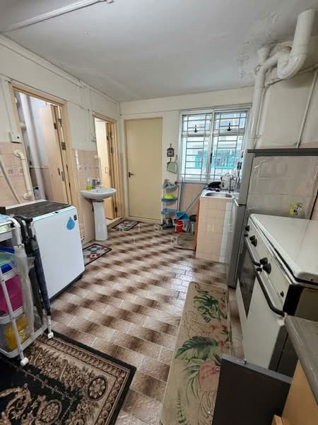 4 Marine Terrace, 4 Marine Terrace, 2 Bedrooms, 699 sqft, HDB Flat For Sale, by Christine Tan, 500190121 - Kitchen - PropertyGuru.com.sg