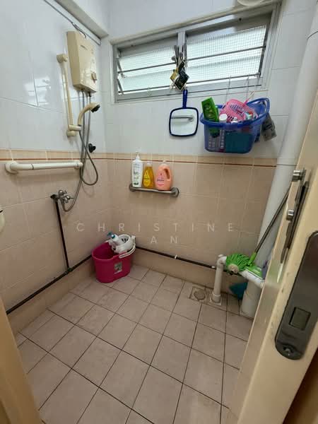 4 Marine Terrace, 4 Marine Terrace, 2 Bedrooms, 699 sqft, HDB Flat For Sale, by Christine Tan, 500190121 - Bathroom - PropertyGuru.com.sg