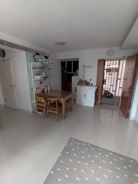 23 Teban Gardens Road, 23 Teban Gardens Road, 3 Bedrooms, 936 sqft, HDB Flat For Sale, by Wang Jing, 500190124 - Living Room - PropertyGuru.com.sg