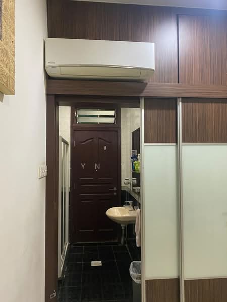 417446, , Room Rental, 110 sqft, Semi-Detached House For Rent, by Lyn Yap, 500190126 - Bathroom - PropertyGuru.com.sg