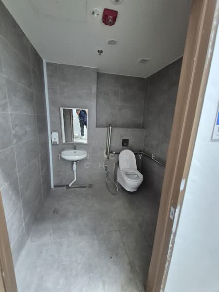 Stellar @ Tampines, 12 Tampines North Drive 4, Pasir Ris / Tampines, 866 sqft, Factory / Workshop (B2) For Rent, by Tan Chye Chin, 500190128 - Bathroom - CommercialGuru.com.sg