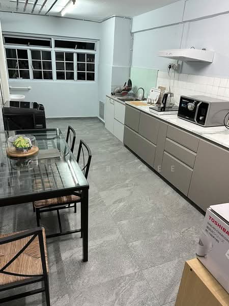 354 Clementi Avenue 2, 354 Clementi Avenue 2, 2 Bedrooms, 721 sqft, HDB Flat For Rent, by Phoebe Lee, 500190137 - Kitchen - PropertyGuru.com.sg