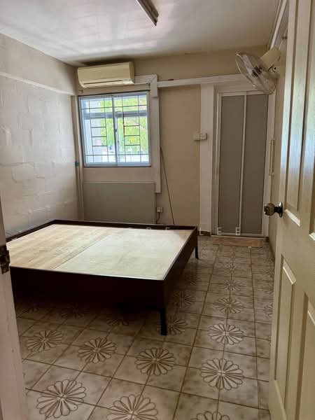 354 Clementi Avenue 2, 354 Clementi Avenue 2, 2 Bedrooms, 721 sqft, HDB Flat For Rent, by Phoebe Lee, 500190137 - Bedroom - PropertyGuru.com.sg