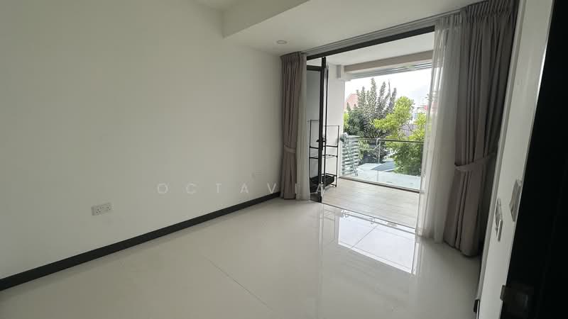 Sundance Suites, 12 Duku Place, 2 Bedrooms, 600 sqft, Condominium For Rent, by Octavian ., 500190142 - Balcony - PropertyGuru.com.sg