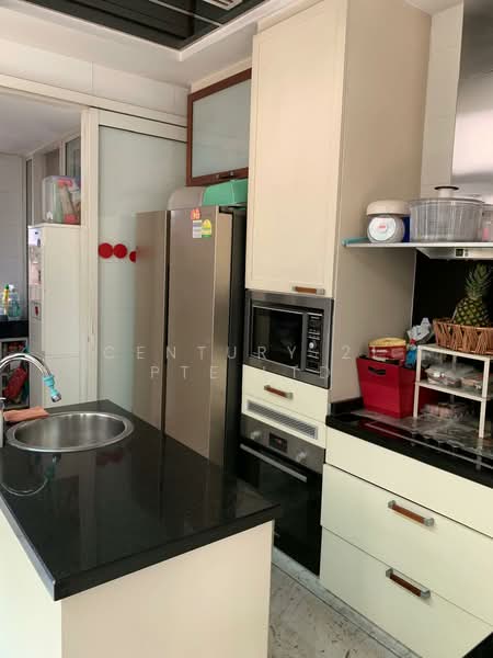 The Greenwood, 143 Greenwood Avenue, 5 Bedrooms, 3,800 sqft, Terraced House For Rent, by PATRICIA, 500190147 - Kitchen - PropertyGuru.com.sg