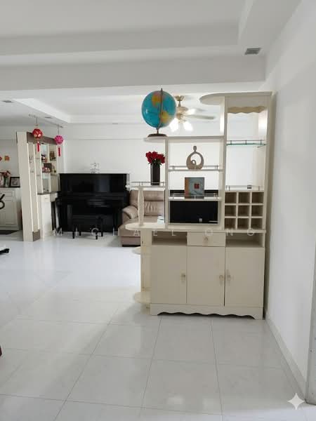 766 Choa Chu Kang North 5, 766 Choa Chu Kang North 5, 3 Bedrooms, 1,119 sqft, HDB Flat For Sale, by Michael Ong, 500190155 - Living Room - PropertyGuru.com.sg