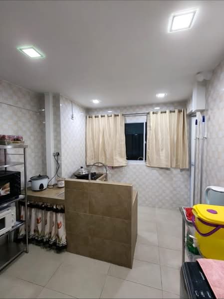 24 Marsiling Drive, 24 Marsiling Drive, 2 Bedrooms, 883 sqft, HDB Flat For Rent, by Zane Soo 苏昱能, 500190157 - Kitchen - PropertyGuru.com.sg