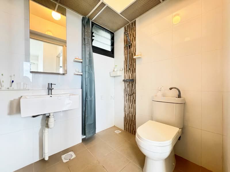94 Dawson Road, 94 Dawson Road, 2 Bedrooms, 678 sqft, HDB Flat For Sale, by Clement Tan, 500190164 - Common Bathroom - PropertyGuru.com.sg