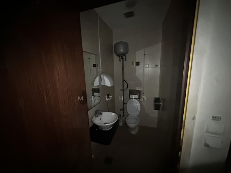 East Village, 430 Upper Changi Road, 969 sqft, Food & Beverage For Rent, by MJ Zhuo, 500190167 - Bathroom - CommercialGuru.com.sg