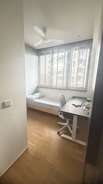 Park Colonial, 4 Woodleigh Lane, 2 Bedrooms, 678 sqft, Condominium For Rent, by Elaine Kuehn-Tan, 500190168 - Bedroom - PropertyGuru.com.sg
