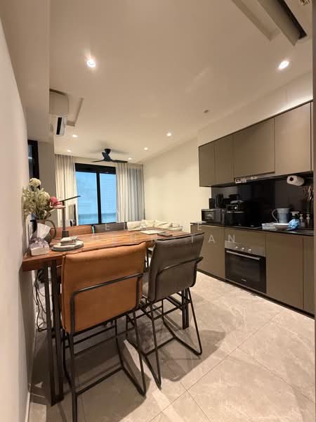 Park Colonial, 4 Woodleigh Lane, 2 Bedrooms, 678 sqft, Condominium For Rent, by Elaine Kuehn-Tan, 500190168 - Kitchen - PropertyGuru.com.sg