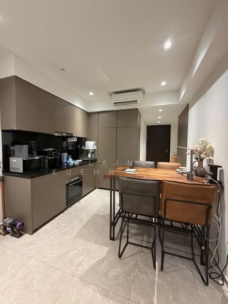 Park Colonial, 4 Woodleigh Lane, 2 Bedrooms, 678 sqft, Condominium For Rent, by Elaine Kuehn-Tan, 500190168 - Kitchen - PropertyGuru.com.sg