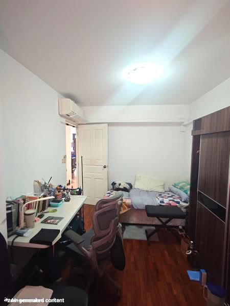 385 Bukit Batok West Avenue 5, 385 Bukit Batok West Avenue 5, 3 Bedrooms, 968 sqft, HDB Flat For Rent, by Iris Lim, 500190176 - Bedroom - PropertyGuru.com.sg