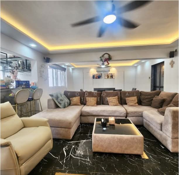 333 Bukit Batok Street 32, 333 Bukit Batok Street 32, 4 Bedrooms, 1,532 sqft, HDB Flat For Rent, by Lee Yoong Tai Esther, 500190181 - Living Room - PropertyGuru.com.sg