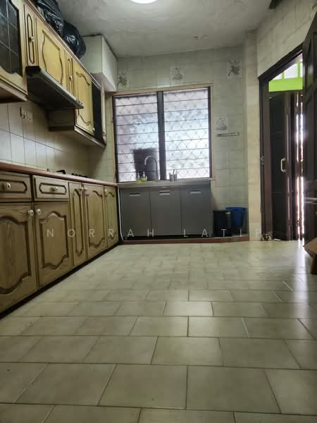 Opera Estate, Tosca Terrace, 4 Bedrooms, 20 sqft, Terraced House For Sale, by norrah latip, 500190185 - Kitchen - PropertyGuru.com.sg