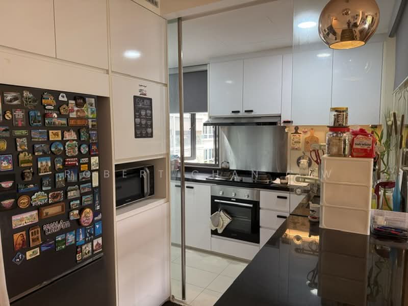 Waterfront Isle, 738 Bedok Reservoir Road, 2 Bedrooms, 904 sqft, Condominium For Sale, by Robert Chan C W, 500190191 - Kitchen - PropertyGuru.com.sg