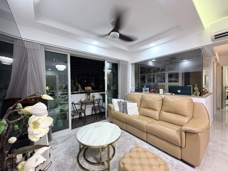 666B Punggol Drive, 666B Punggol Drive, 3 Bedrooms, 1,001 sqft, HDB Flat For Sale, by Sofian Roslan, 500190193 - Living Room - PropertyGuru.com.sg
