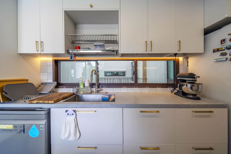 Varsity Park Condominium, 34 West Coast Road, 3 Bedrooms, 1,292 sqft, Condominium For Sale, by Xavier Chong, 500190201 - Kitchen - PropertyGuru.com.sg