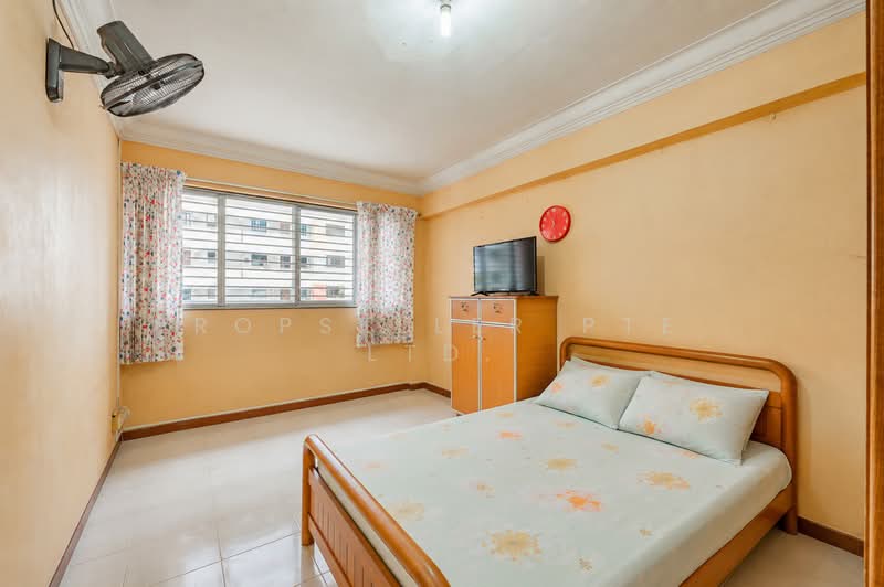 155 Yishun Street 11, 155 Yishun Street 11, 3 Bedrooms, 1,346 sqft, HDB Flat For Sale, by Gina Tow, 500190204 - Bedroom - PropertyGuru.com.sg
