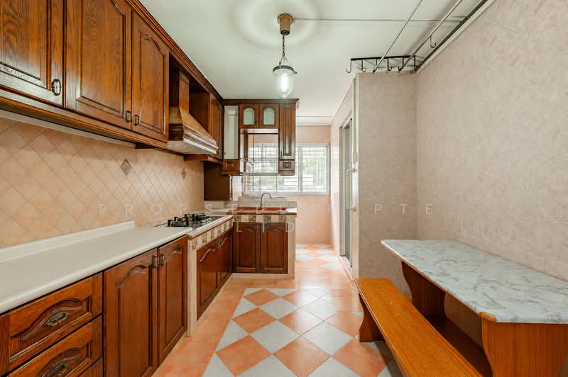 155 Yishun Street 11, 155 Yishun Street 11, 3 Bedrooms, 1,346 sqft, HDB Flat For Sale, by Gina Tow, 500190204 - Kitchen - PropertyGuru.com.sg