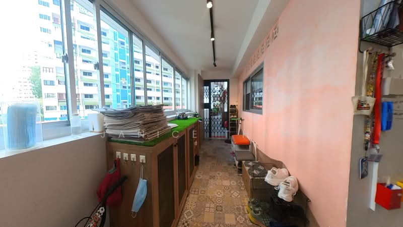 539 Hougang Street 52, 539 Hougang Street 52, 4 Bedrooms, 1,668 sqft, HDB Flat For Rent, by Janice Tham, 500190211 - Corridor - PropertyGuru.com.sg