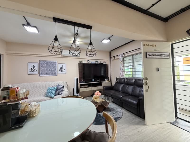 214 Jurong East Street 21, 214 Jurong East Street 21, Room Rental, 704 sqft, HDB Flat For Rent, by Faritz Hameed, 500190219 - Living Room - PropertyGuru.com.sg