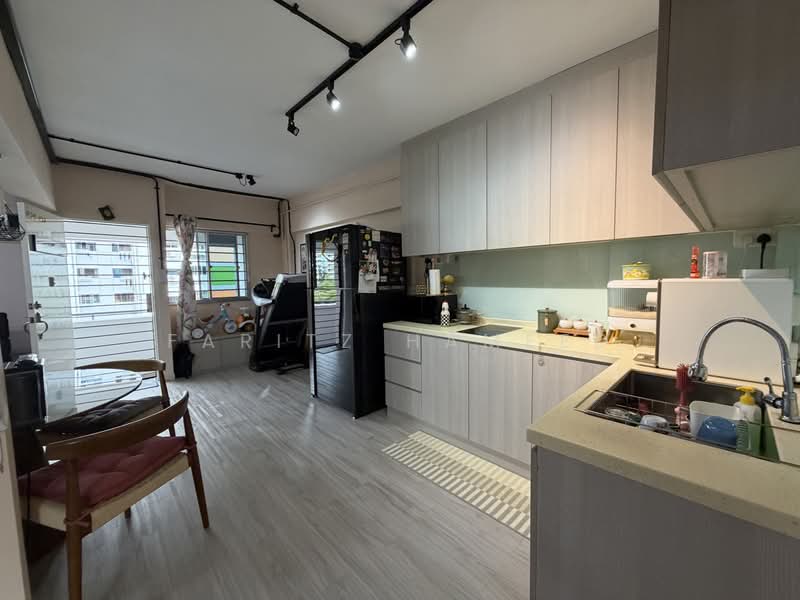 214 Jurong East Street 21, 214 Jurong East Street 21, Room Rental, 704 sqft, HDB Flat For Rent, by Faritz Hameed, 500190219 - Kitchen - PropertyGuru.com.sg