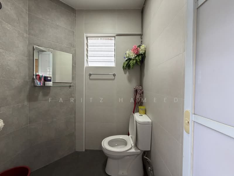 214 Jurong East Street 21, 214 Jurong East Street 21, Room Rental, 704 sqft, HDB Flat For Rent, by Faritz Hameed, 500190219 - Bathroom - PropertyGuru.com.sg