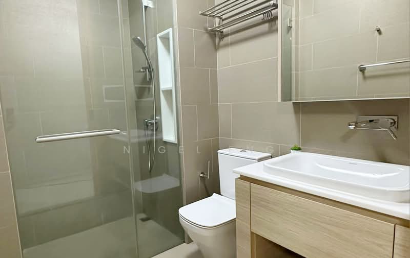 The Crest, 105 Prince Charles Crescent, Room Rental, 170 sqft, Condominium For Rent, by Nigel Eng, 500190220 - Bathroom - PropertyGuru.com.sg
