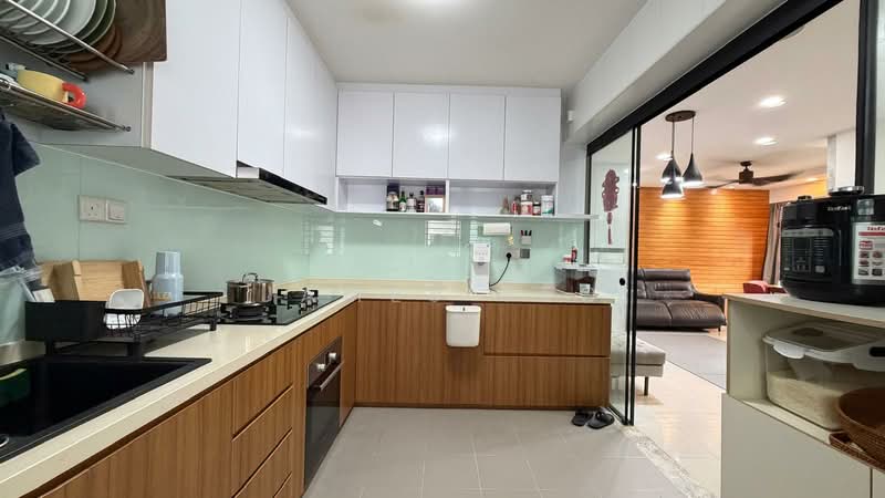 316A Punggol Way, 316A Punggol Way, 3 Bedrooms, 1,001 sqft, HDB Flat For Sale, by James Yeo, 500190230 - Kitchen - PropertyGuru.com.sg