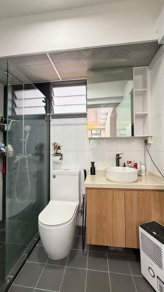 316A Punggol Way, 316A Punggol Way, 3 Bedrooms, 1,001 sqft, HDB Flat For Sale, by James Yeo, 500190230 - Bathroom - PropertyGuru.com.sg