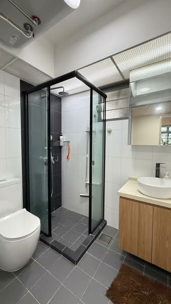 316A Punggol Way, 316A Punggol Way, 3 Bedrooms, 1,001 sqft, HDB Flat For Sale, by James Yeo, 500190230 - Bathroom - PropertyGuru.com.sg