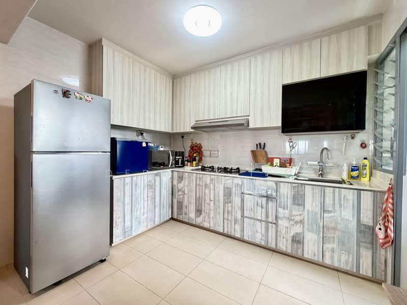 377B Hougang Street 32, 377B Hougang Street 32, 3 Bedrooms, 1,013 sqft, HDB Flat For Rent, by Derrick Tee, 500190242 - Kitchen - PropertyGuru.com.sg